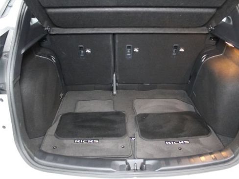Used 2021 Nissan Kicks SR w/ SR Premium Package FWD image 25