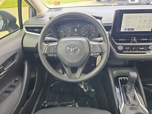 Used 2025 Toyota Corolla LE FWD image 9