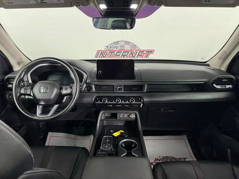Used 2023 Honda Pilot Touring image 11