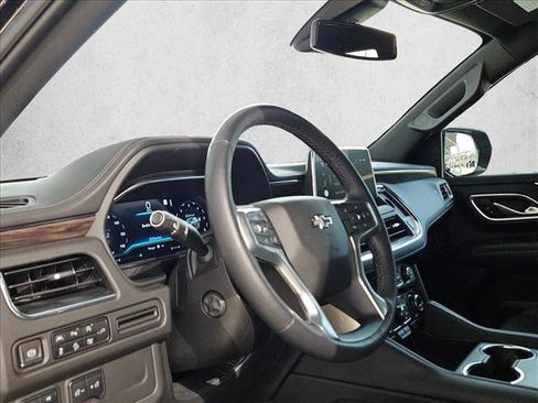 Used 2022 Chevrolet Tahoe Z71 w/ Luxury Package image 9