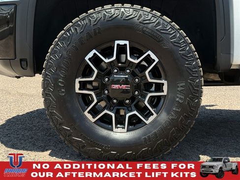 Used 2025 GMC Sierra 2500 AT4X AWD/4WD image 11