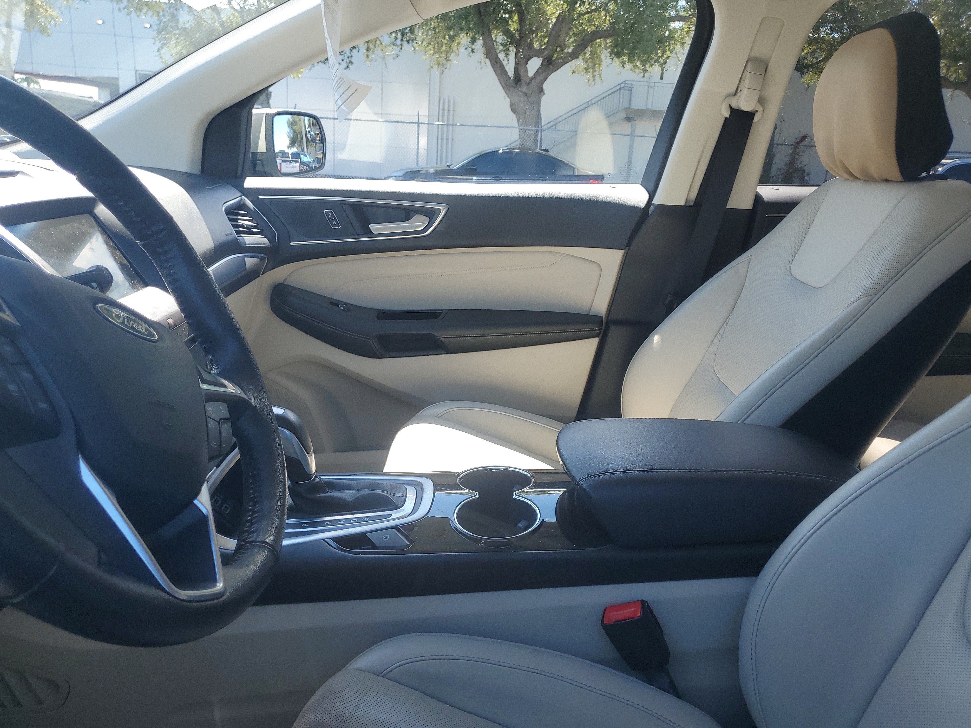 Used 2018 Ford Edge Titanium w/ Equipment Group 301A FWD image 11