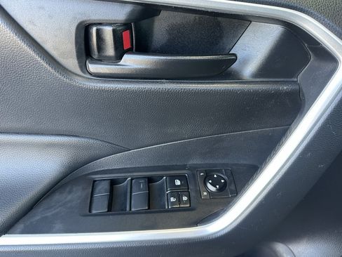 Certified 2023 Toyota RAV4 LE AWD/4WD image 10