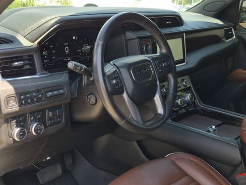 Used 2023 GMC Yukon Denali Ultimate AWD/4WD image 13