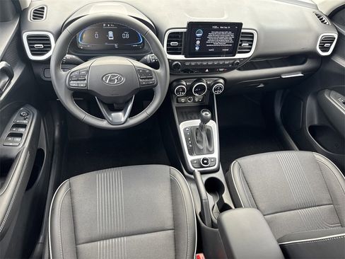 New 2025 Hyundai Venue Limited image 22