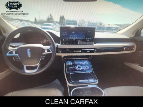Used 2022 Lincoln Nautilus Reserve image 11