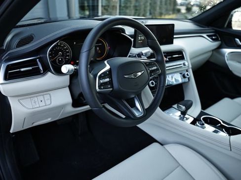 Used 2026 Genesis G70 2.5T image 17