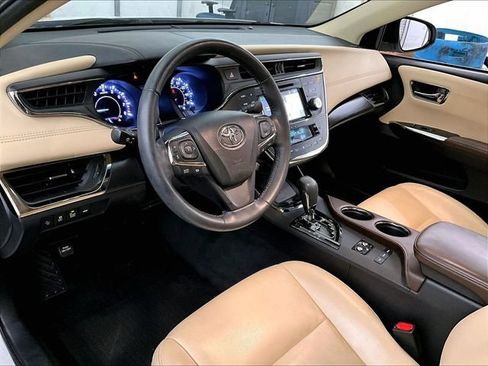Used 2017 Toyota Avalon XLE Premium w/ All Weather Liner Package FWD image 12