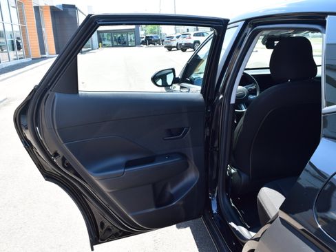 Used 2025 Hyundai Kona SE FWD image 10