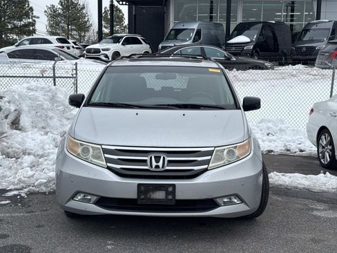 Used 2011 Honda Odyssey Touring image 2