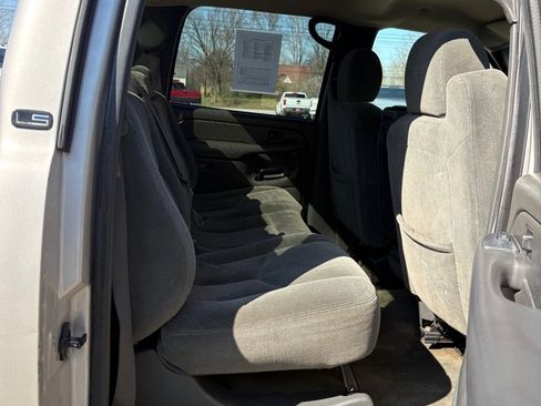 Used 2004 Chevrolet Silverado 2500 LS RWD image 12