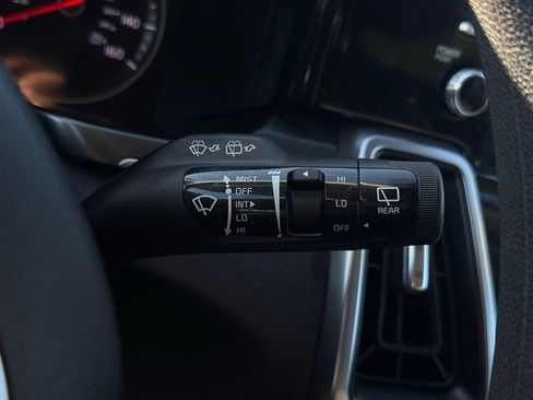 Used 2023 Kia Sorento LX FWD image 29