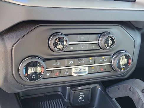 New 2026 Ford Bronco Outer Banks w/ Sasquatch Package AWD/4WD image 27