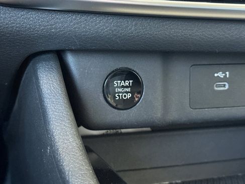 Used 2025 Nissan Rogue SV AWD/4WD image 17
