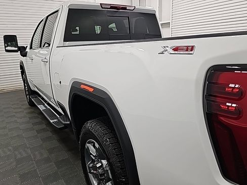 New 2025 GMC Sierra 2500 SLT image 6