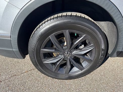 Used 2022 Volkswagen Tiguan SE image 20