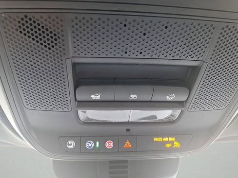 Used 2025 Chevrolet Traverse Z71 image 29