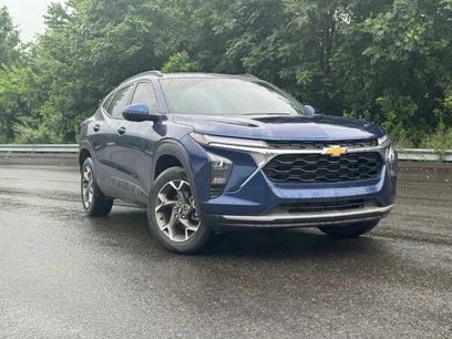 Used 2024 Chevrolet Trax LT w/ Driver Confidence Package