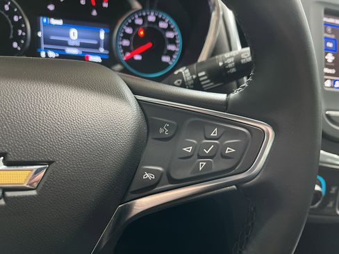 Used 2024 Chevrolet Equinox LT FWD image 19