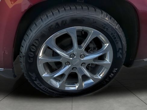 Used 2019 Jeep Grand Cherokee Summit image 8