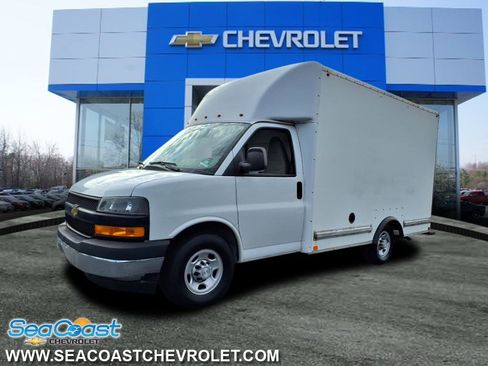 Used 2019 Chevrolet Express 3500 w/ Power Convenience Package image 4