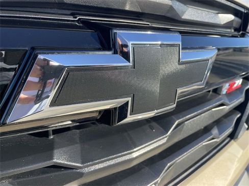 Used 2024 Chevrolet Colorado Z71 w/ Z71 Convenience Package 2 image 31