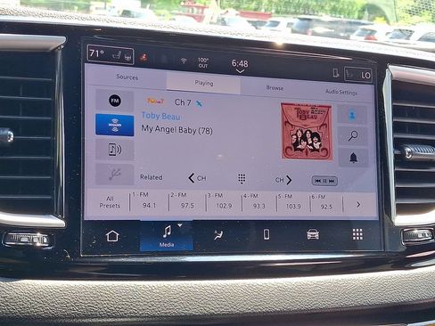 Used 2025 Chrysler Pacifica Select FWD image 24