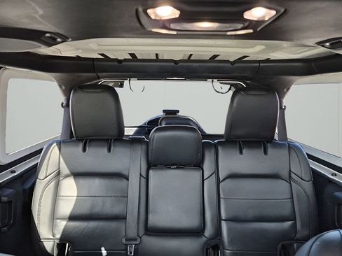 Used 2020 Jeep Wrangler Unlimited Sahara image 41