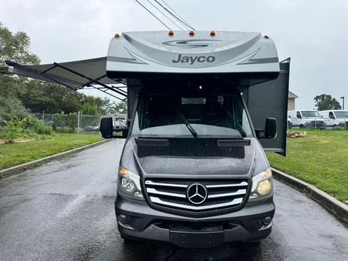 Used 2017 Mercedes-Benz Sprinter 3500 image 2