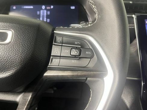 Used 2024 Jeep Grand Cherokee Limited AWD/4WD image 22