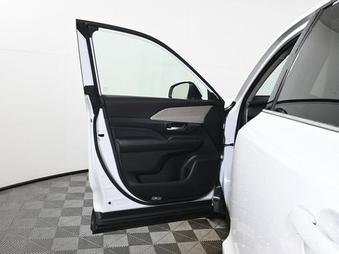Used 2024 Toyota Grand Highlander AWD image 26