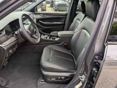 New 2026 Jeep Grand Cherokee Limited AWD/4WD image 9