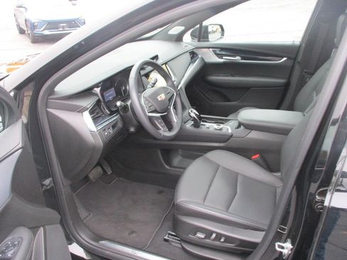 Used 2024 Cadillac XT5 Premium Luxury image 18