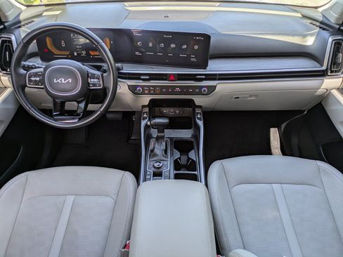 Certified 2024 Kia Sorento X-Line EX AWD/4WD image 13
