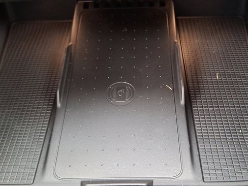 New 2026 Volvo XC40 B5 Plus w/ Protection Package Premier image 20