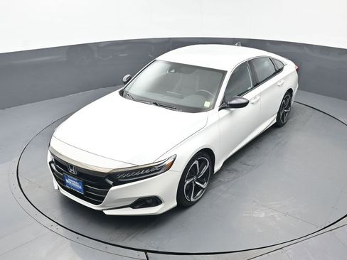 Certified 2022 Honda Accord Sport image 40