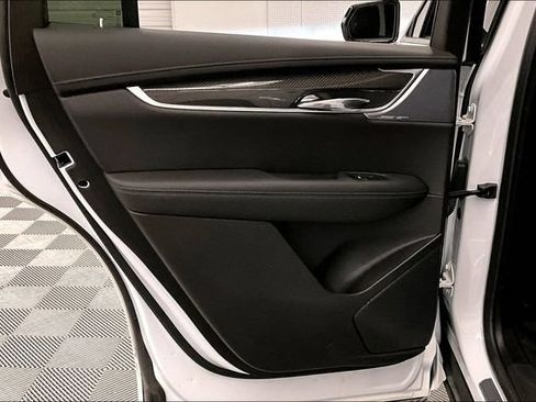 Used 2024 Cadillac XT6 Sport w/ LPO, ONYX Package AWD/4WD image 23