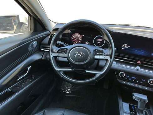 Used 2023 Hyundai Elantra Limited FWD image 11