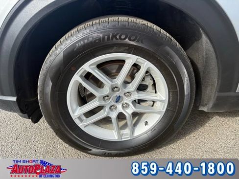 Used 2025 Ford Explorer Active AWD/4WD image 13