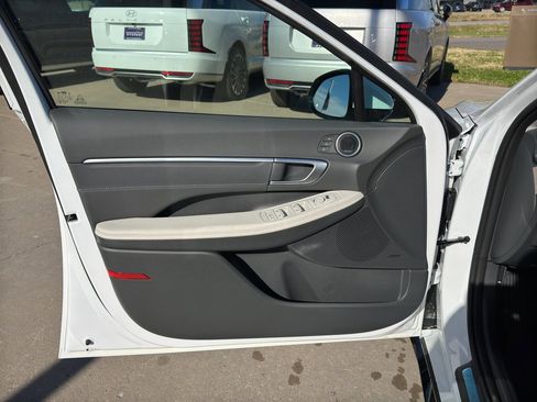 New 2026 Hyundai Sonata Limited FWD image 10