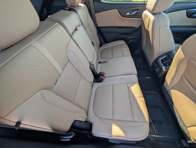 Used 2024 Chevrolet Blazer Premier w/ Enhanced Convenience Package FWD image 6