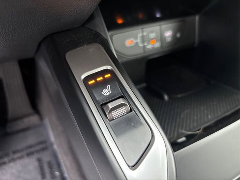 Certified 2025 Kia Sorento S w/ Panoramic Sunroof Package image 30