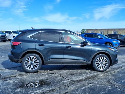 Used 2022 Ford Escape Titanium w/ Class II Trailer Tow Package AWD/4WD image 2