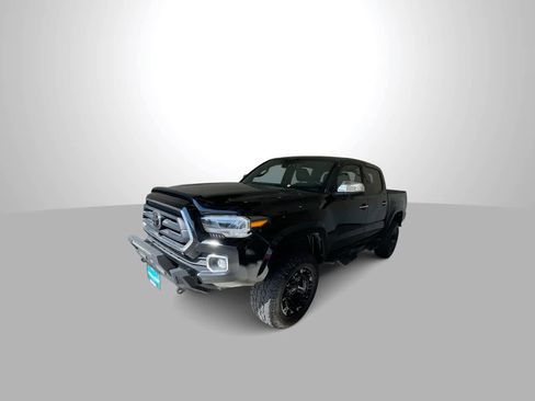 Used 2021 Toyota Tacoma Limited AWD/4WD image 4