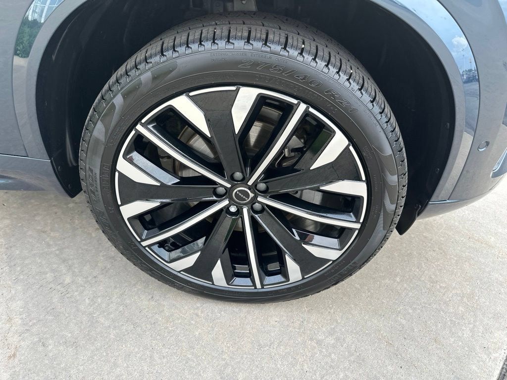 Certified 2026 Volvo XC90 B6 Plus AWD/4WD image 13