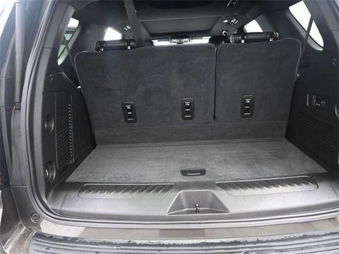 Used 2021 Chevrolet Tahoe LT w/ LT Signature Package image 16