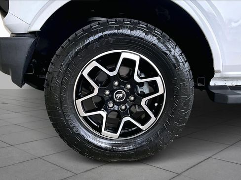 Used 2022 Ford Bronco Outer Banks image 11