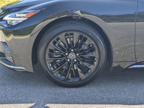 Used 2021 Lexus LS 500 w/ Accessory Package (Z2) image 34