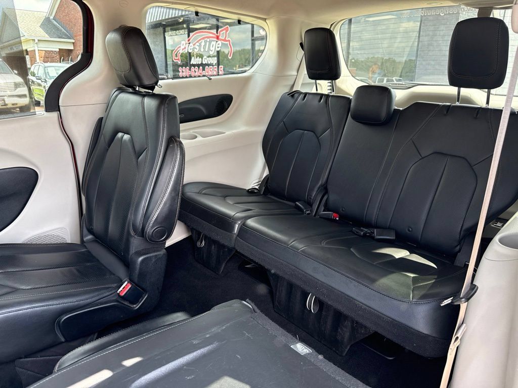 Used 2020 Chrysler Pacifica Touring-L Plus FWD image 17