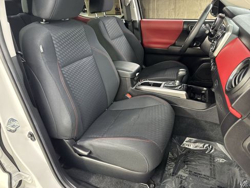 Used 2023 Toyota Tacoma SR5 AWD/4WD image 39